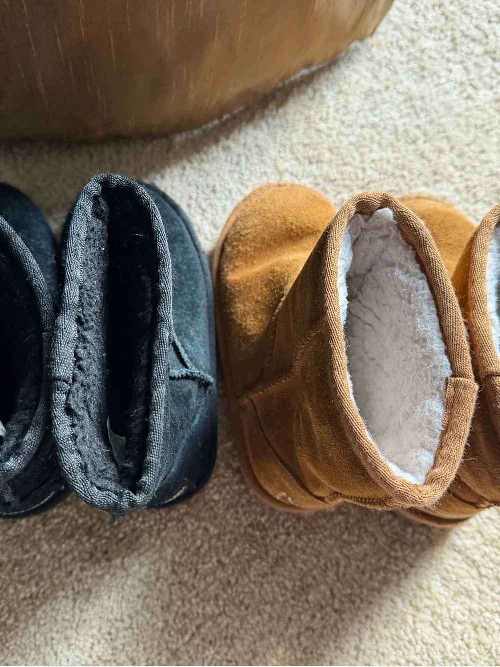 UGG Koolaburra Kids 11 Toddler Black and Chestnut Suede Cozy Boot